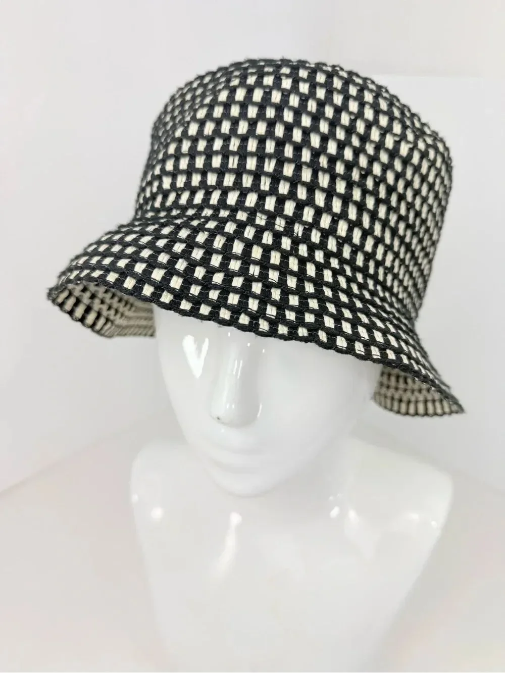 Filippo Catarzi Black Cream Woven Geometric Short Brim Bucket Hat NWOT